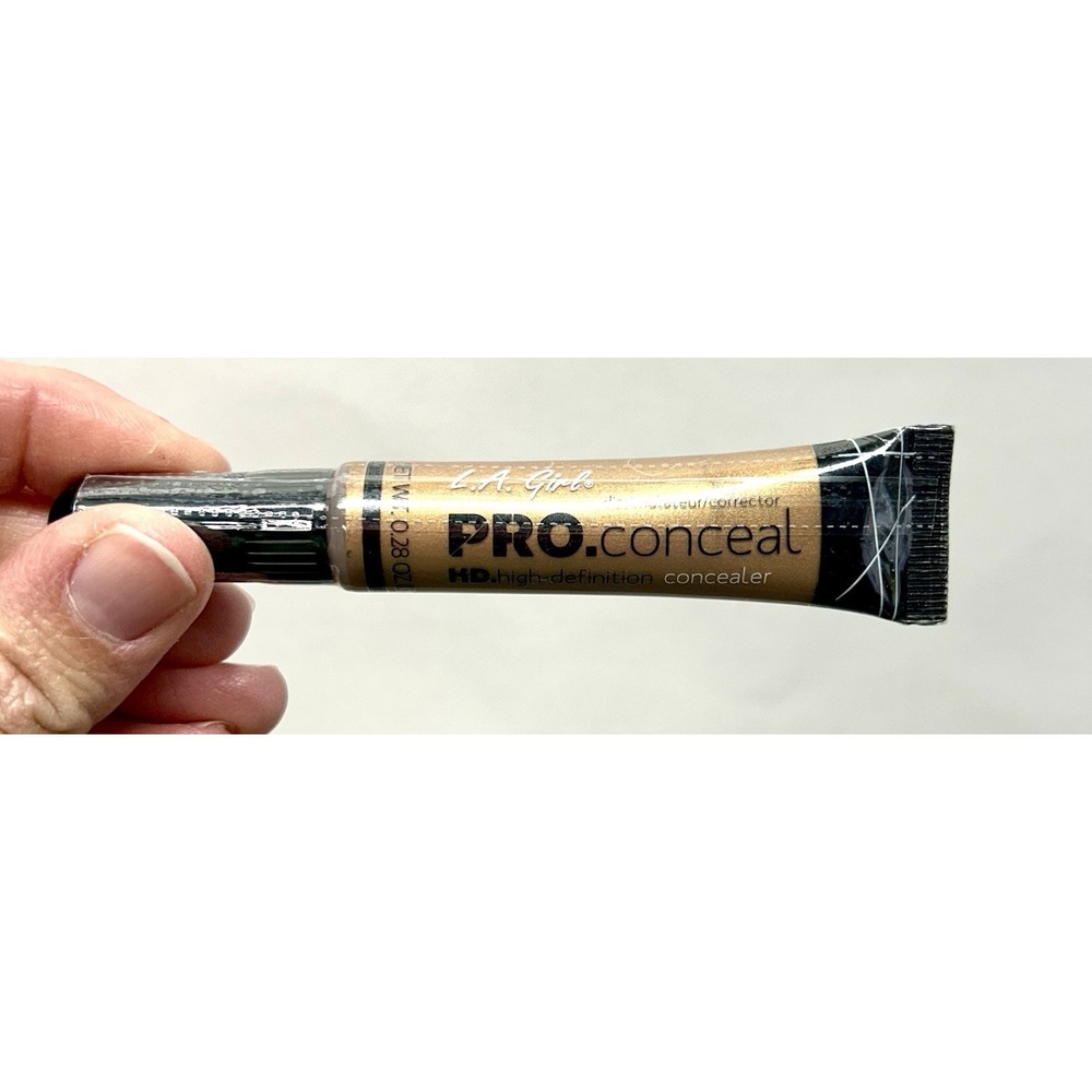 L A Girl Pro.Conceal GC964 High-Definition Champagne Highlighter .28oz. (H1)